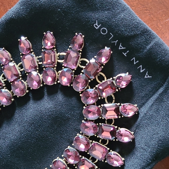 Ann Taylor necklace. Can be worn dressed up or down. Beautiful sparkle. - Picture 5 of 5